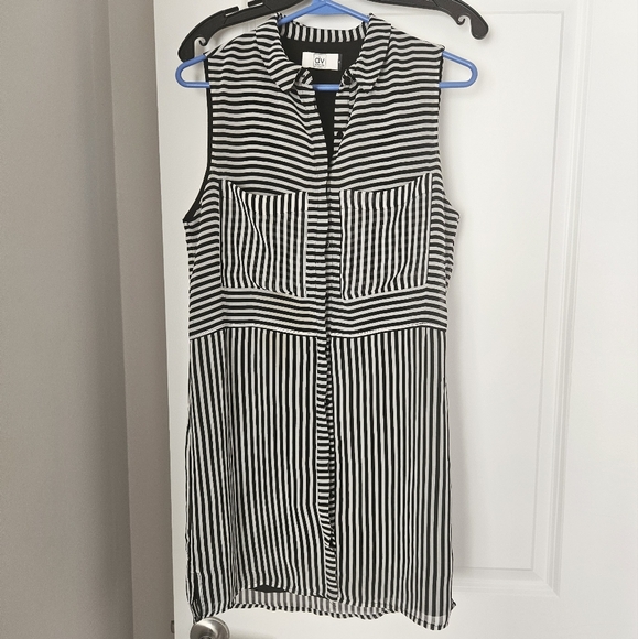 Dolce Vita Dresses & Skirts - DOLCE VITA sleeveless striped shirt dress size S